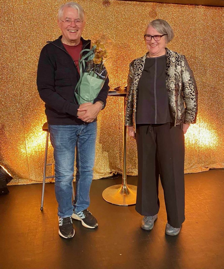 Michael Evans, pensjonert dramaturg som hadde førprat med oss før stykket "Kirsebærhagen" 10. november